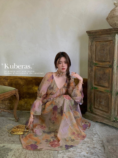 KUBERAS [Flowers] Retro and fashionable long V-neck puff sleeves + short suspender irregular dress
