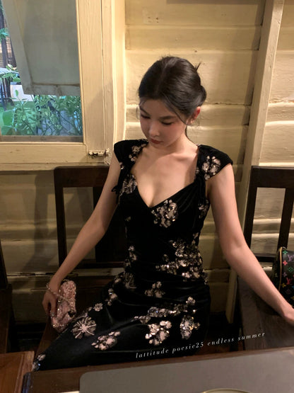 Lattitude/Yang Xiaolu Yeying Heavy sequin embroidery waist hip black velvet long dress for women