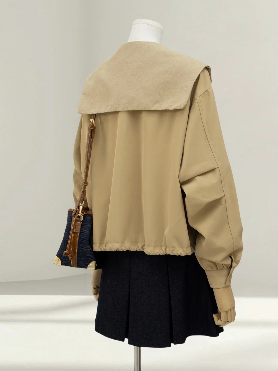 Small loose casual windbreaker jacket women's short 2025 autumn new style stylish age-reducing Korean jacket top