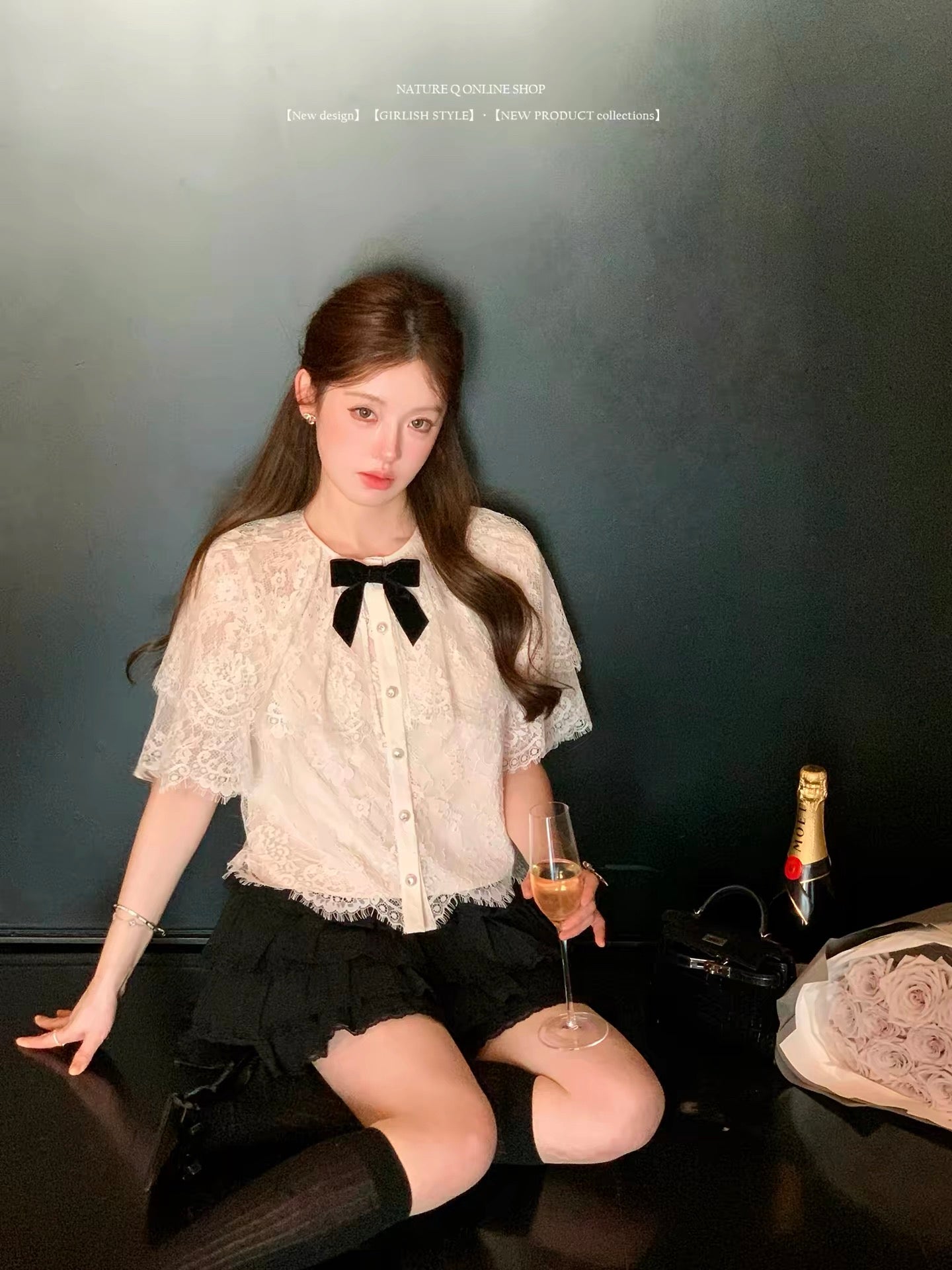 Yang Xiaojuan's French retro-style lace blouse/shirt, cape-style faux two-piece white top with bow.