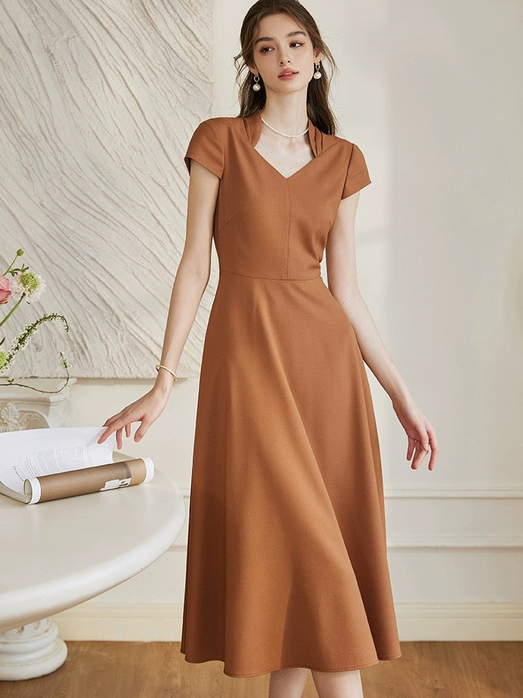 Luo Yi's light, mature and gentle style caramel color dress 2024 spring and summer new retro slimming skirt 10026