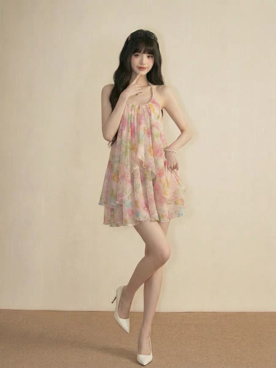 French-style pink floral halter neck sundress, super cute and elegant loose-fitting short dress for summer, perfect for beach vacations.