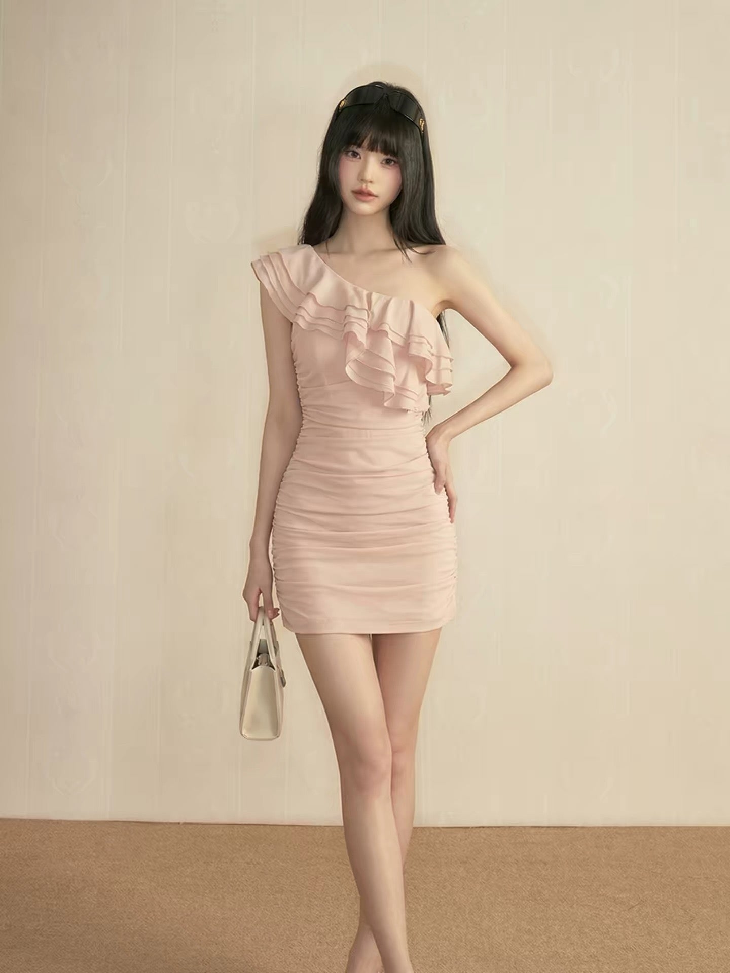 French-style pink ruffled off-shoulder dress for women, perfect for summer, exuding a pure and alluring vibe, slimming and flattering, bodycon short skirt.