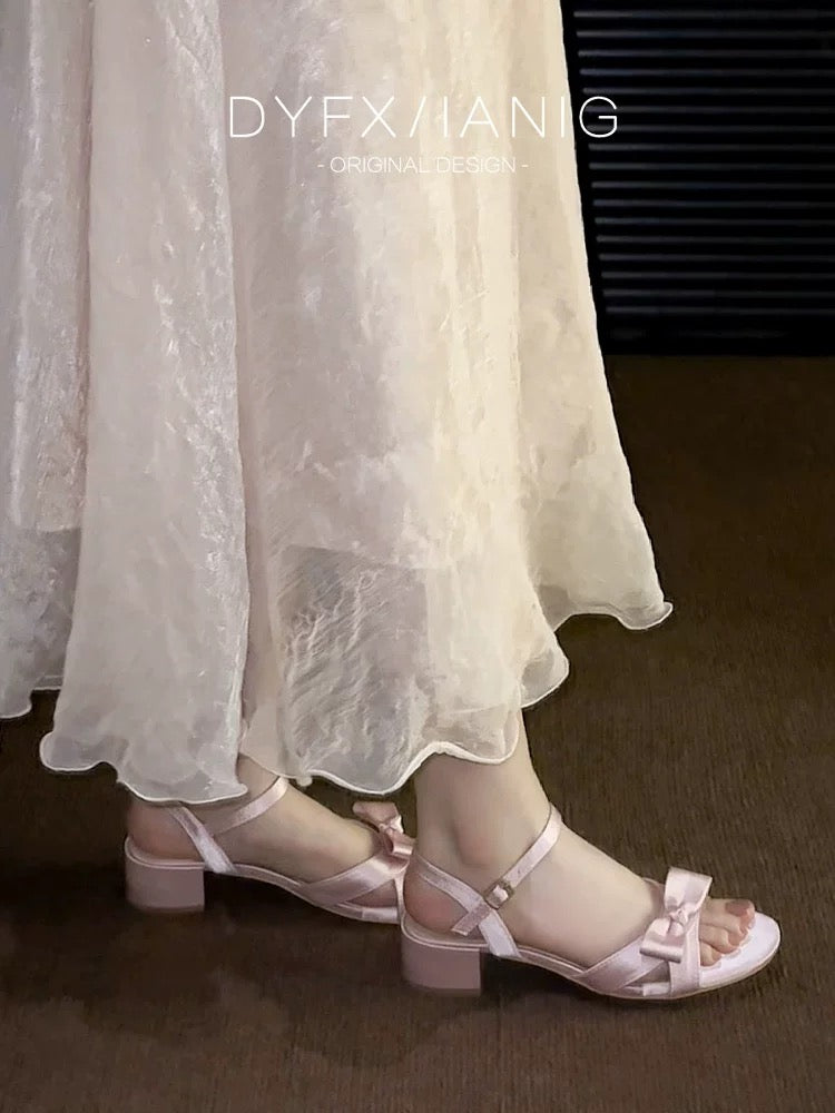 Exquisite women's sandals, new summer style for 2025, delicate and trendy pink French-style strappy high heels.