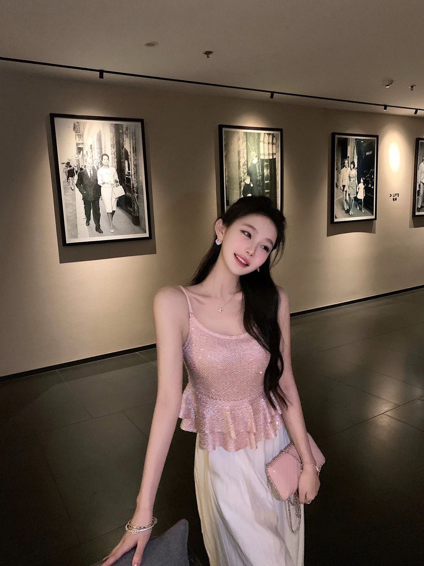 "Starry Night Camisole" to Shine This Summer! A Must-Have for Music Festivals and Clubbing - Exquisite Sequined Lace Camisole with a Touch of Chanel Style~