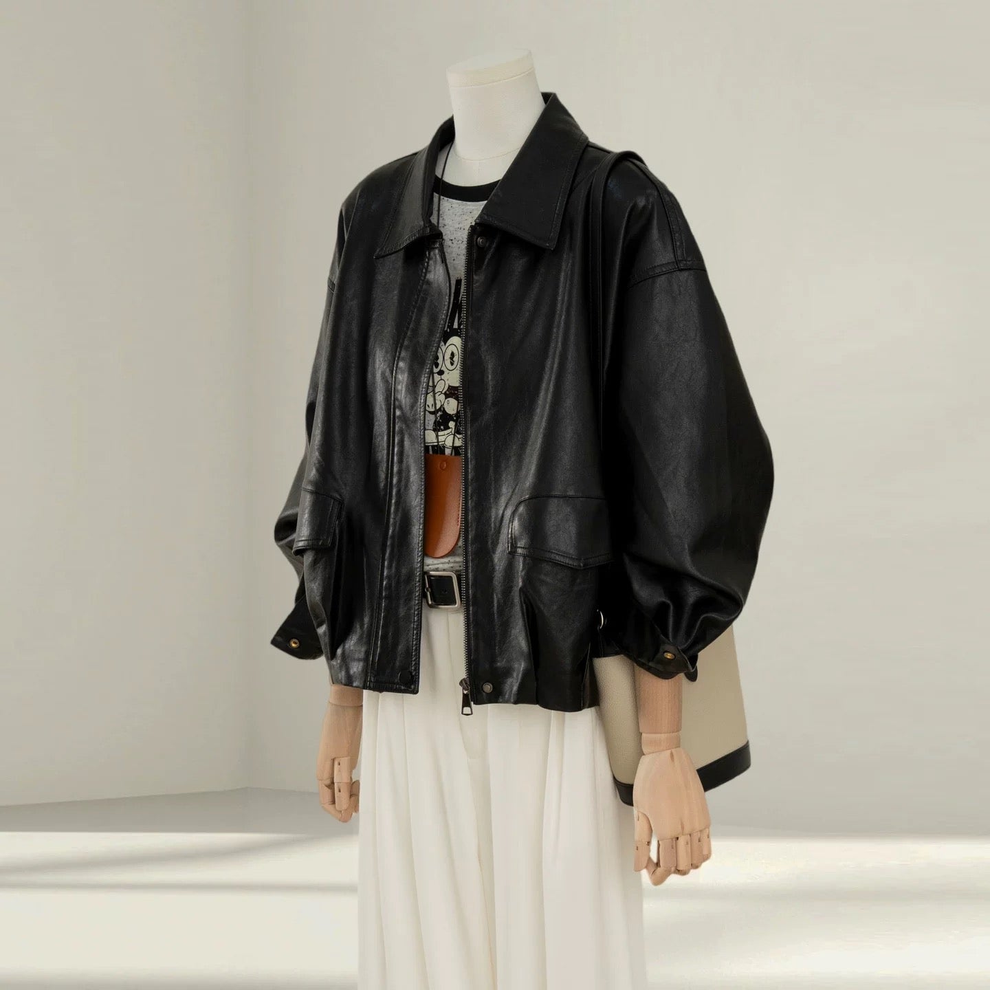 Hong Kong style retro round neck denim jacket for women, petite 2025 autumn new design, loose and versatile short top