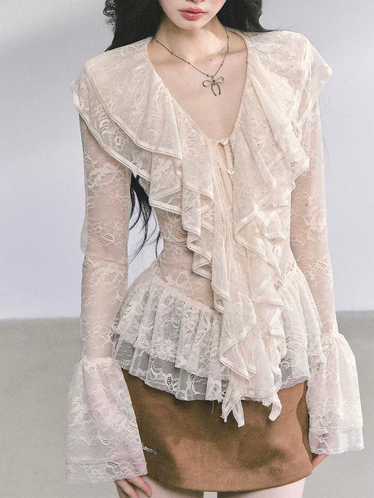 AOMALM's "London Student" % Pure and Sexy Long-Sleeved Lace Hollow-Out T-Shirt Women's Autumn Ruffle Top