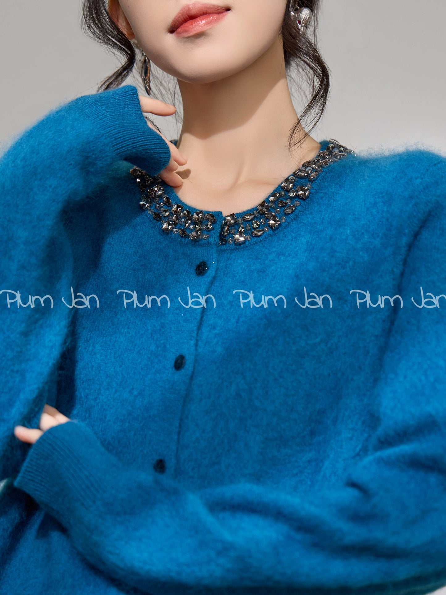 Plum Jan/High-end chic top, heavily embellished rhinestone round neck plush sweater for women, autumn and winter elegant knitwear.