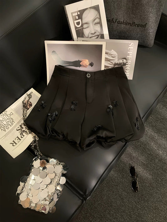 ZHOUYI/Monday French-style pleated shorts for women, versatile and elegant, with 3D decorative tulip design.