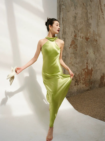 The official halter neck ribbon evening dress with personality niche parrot green seaside holiday party dress