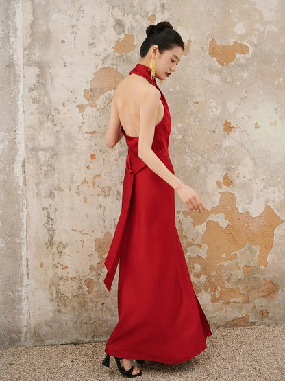 The official halter neck evening dress, red toast dress, backless strap design, wedding annual meeting host, looks taller