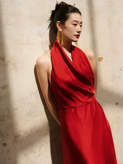 The official halter neck evening dress, red toast dress, backless strap design, wedding annual meeting host, looks taller
