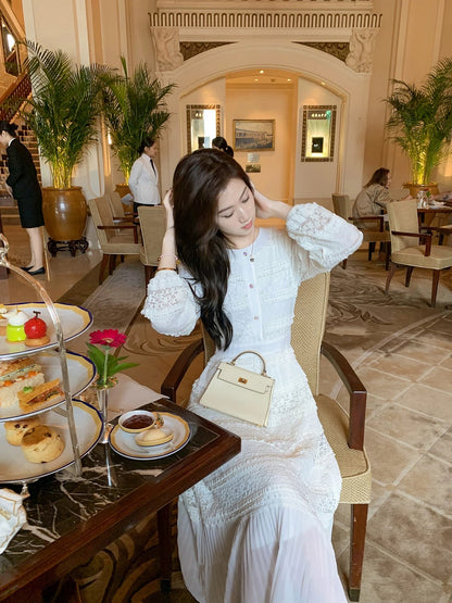 Fish Rabbit's Rabbit French White Lace Splicing Dress Women's Spring and Autumn New Design Cake Skirt