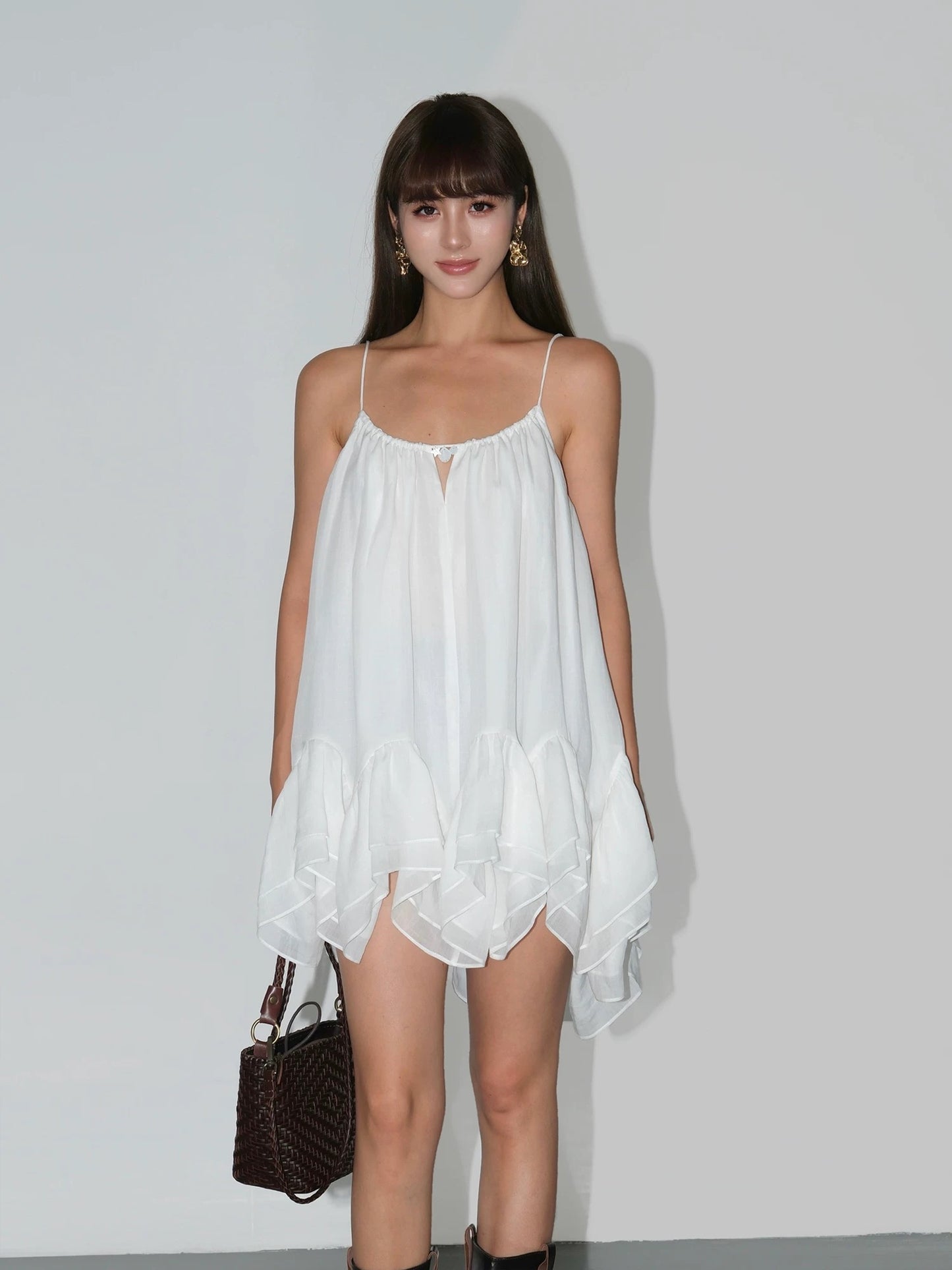 NEVA HU irregular ruffled suspender dress women's loose tutu skirt ramie sleeveless holiday style short skirt