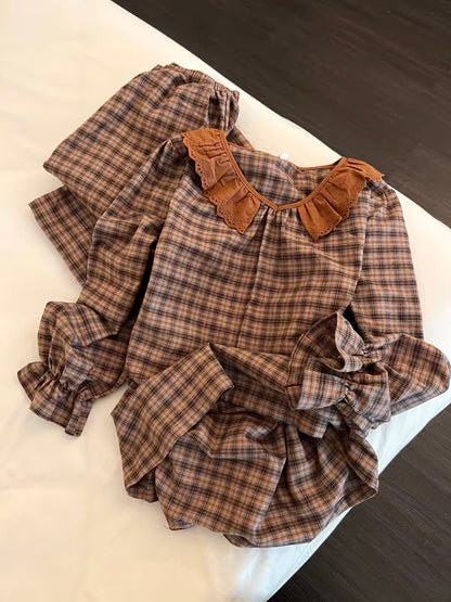 Sin Glee Korean-style relaxed-fit plaid pajama set with ruffled details—suitable for lounging or casual wear (Spring/Autumn).