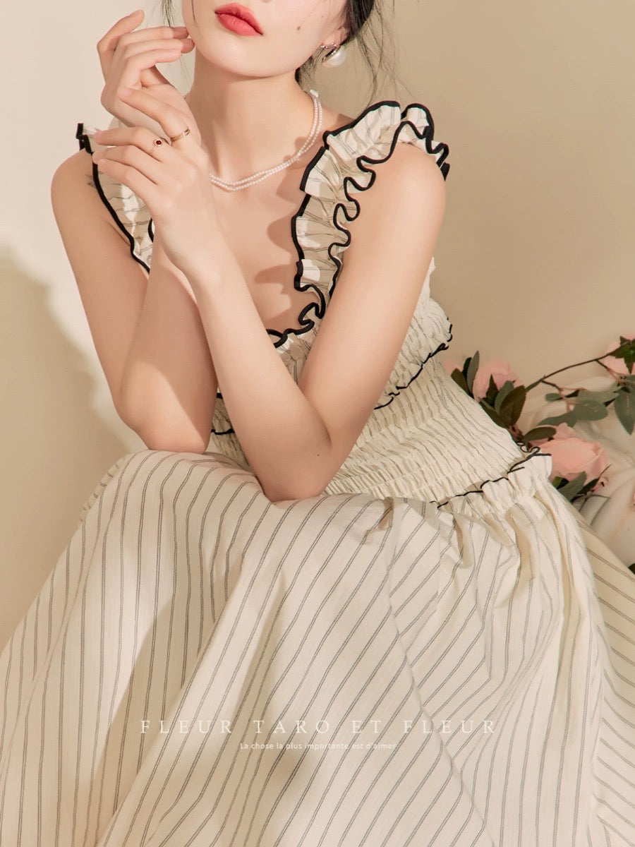 Qiao and Huazun | Suspender Dress 2024 Summer New French Retro Waist Big Swing Slim Long Dress for Women