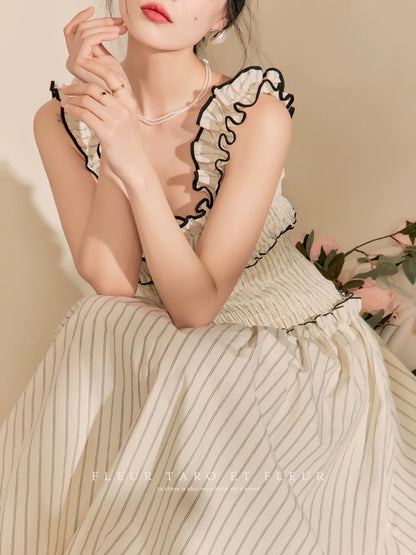 Qiao and Huazun | Suspender Dress 2024 Summer New French Retro Waist Big Swing Slim Long Dress for Women