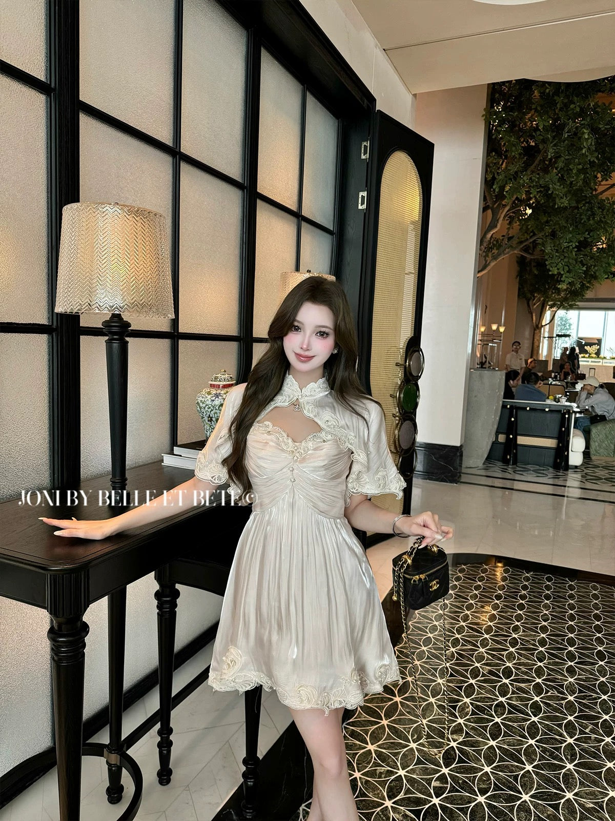 1JONIbyBEB dignified and elegant new Chinese style lace beaded water luster shawl suspender dress suit