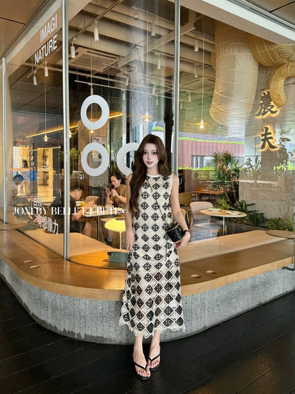 JONIbyBEB The natural beauty of summer elements. Heavy crochet pattern slim dress