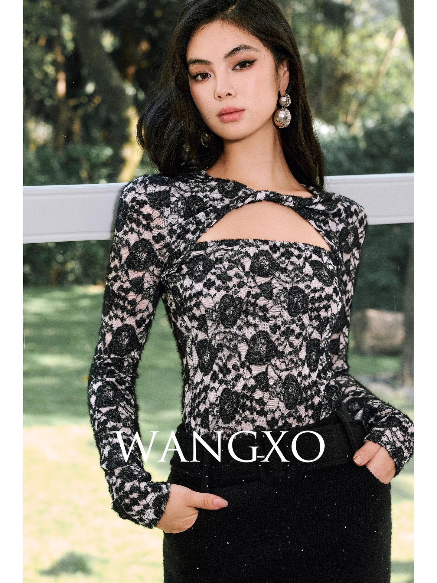 WANGXO｜Lace Jacquard Textured Knitwear with Flowing Light and Shadow｜Twisted Double Collar Hollow-Out Cutout Fitted Top