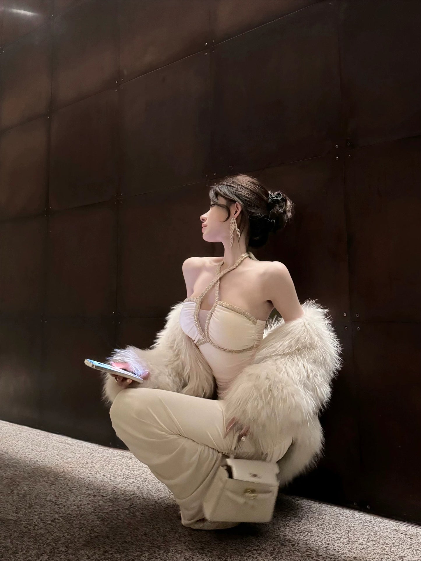 Dust Deng Deng Internet celebrity fashionable and sexy white French slimming niche design dress D24Q4036