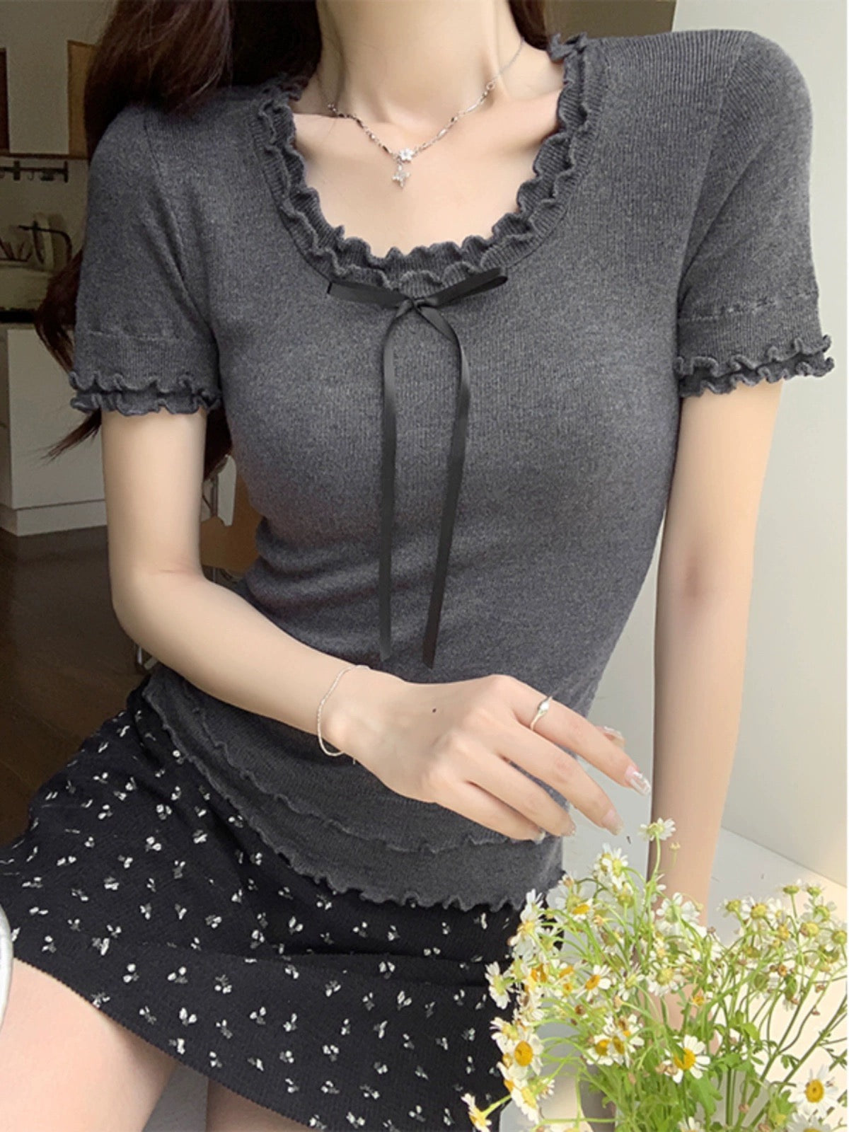 Korean style slim-fitting right shoulder bow short-sleeved T-shirt for women summer new design bottoming shirt short top