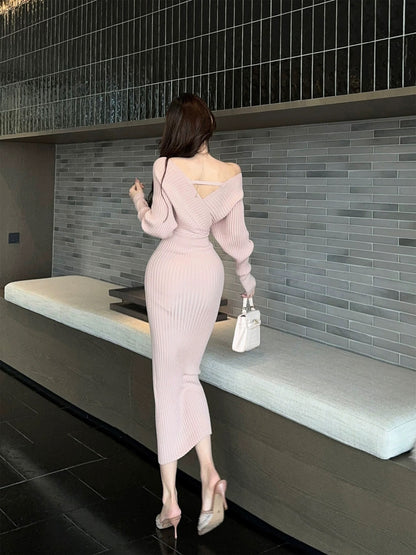Dust Deng Deng V-neck knitted dress for women 2024 autumn and winter new style hip-covering skirt, long skirt, waist-cinching skirt
