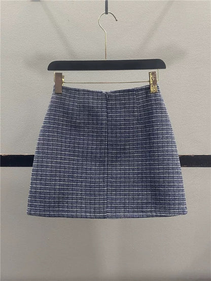 Retro plaid wool midi skirt for women, new autumn/winter 2025, elegant high-waisted, slimming, versatile A-line bodycon mini skirt.