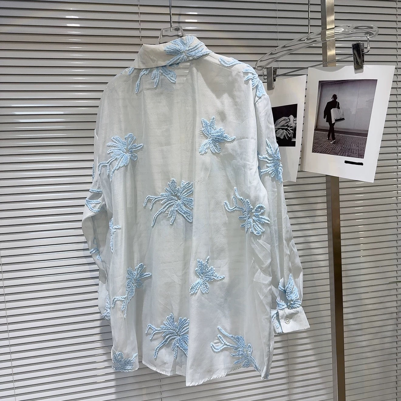 Internet celebrity same style 2025 summer new holiday casual style thin embroidered flower button shirt shirt + shorts set