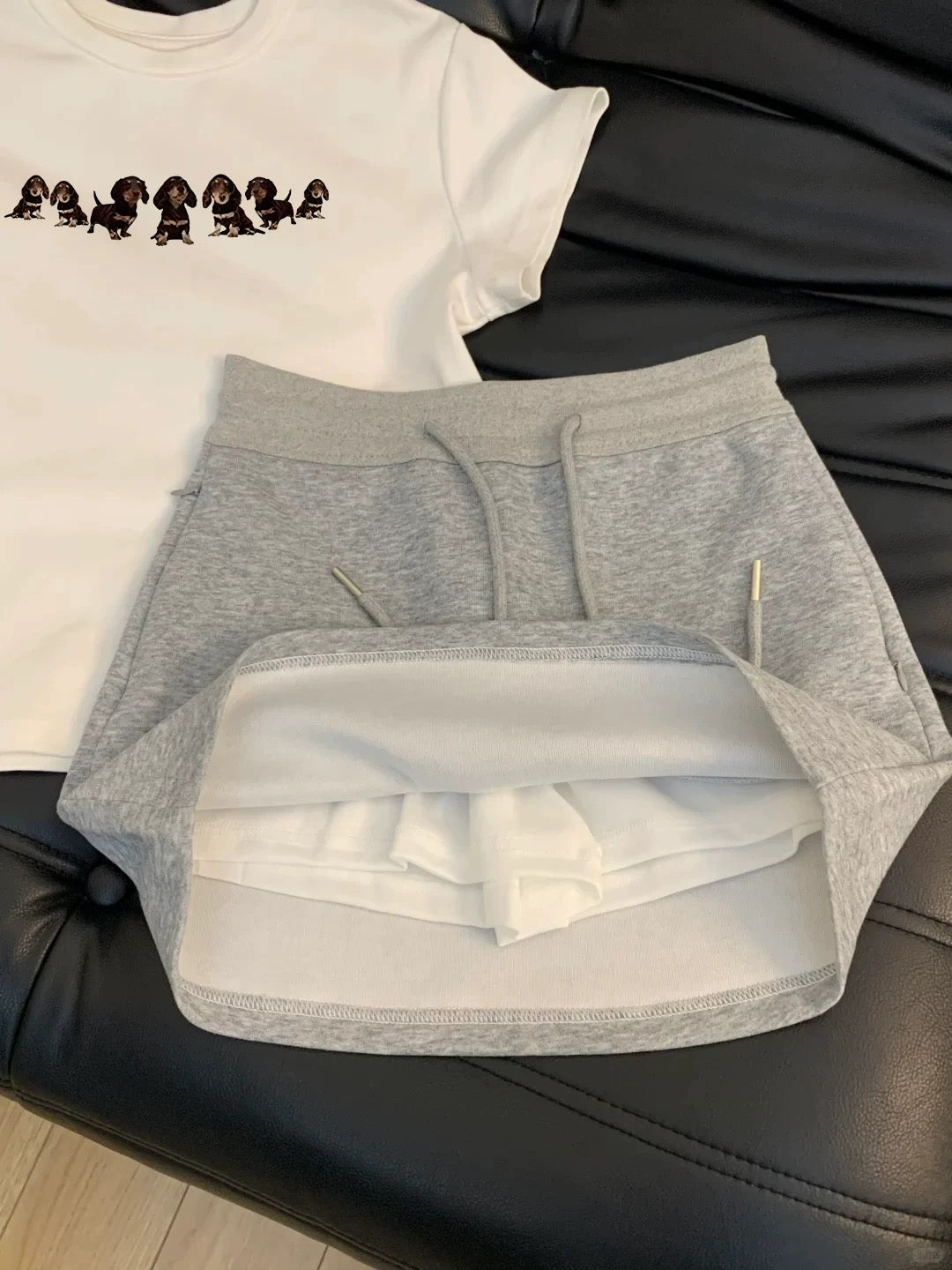 Summer refreshing outfit ~ Summer white straight shoulder slim short-sleeved T-shirt for women with gray skirt and petite suit