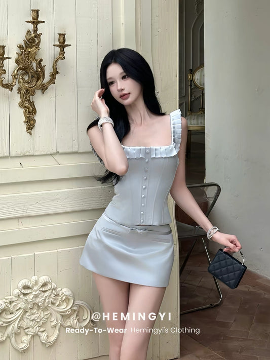 In-Stock: HeMingYi "Mist Blue Overture" Set — A French-style sweet-and-spicy ruffled camisole and matching outfit exuding an elegant, high-society vibe.
