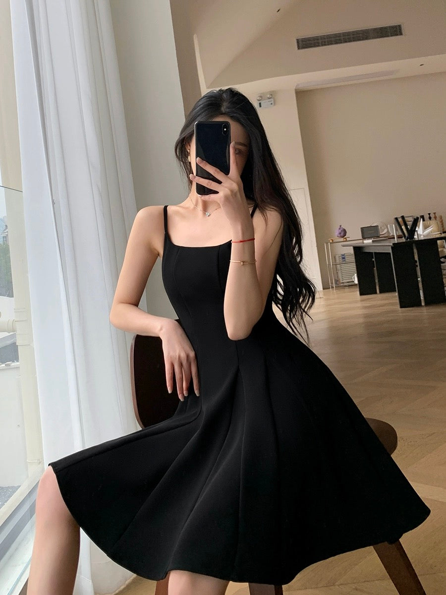 Guogejia Black Dress Women's 2024 Summer New Style Waist Slimming Hepburn Style Suspender Skirt