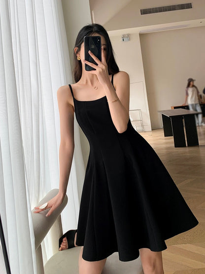 Guogejia Black Dress Women's 2024 Summer New Style Waist Slimming Hepburn Style Suspender Skirt