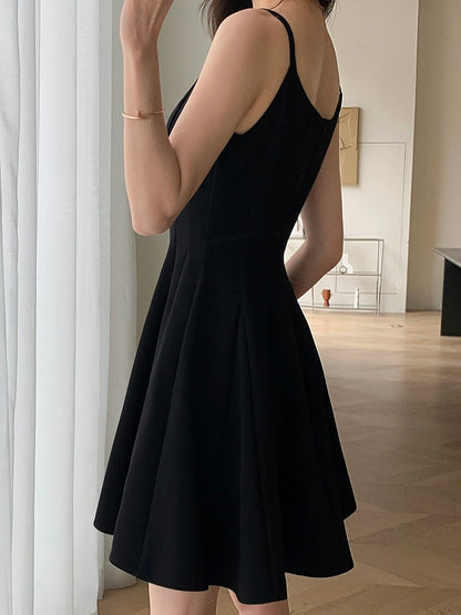 Guogejia Black Dress Women's 2024 Summer New Style Waist Slimming Hepburn Style Suspender Skirt