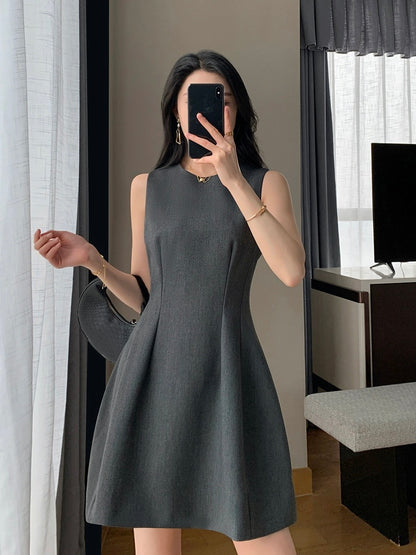 Guo Ge's gray dress 2024 summer new style waist slimming temperament commuter goddess style sleeveless short skirt