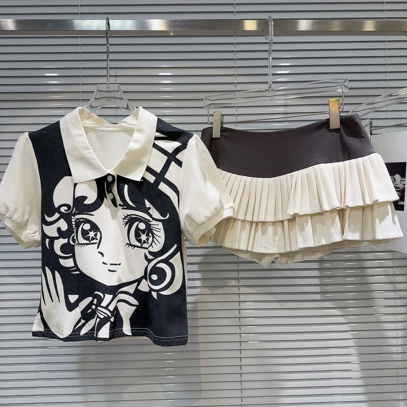 Internet celebrity same style 2025 summer new style = Japanese style sweet girl cartoon print T-shirt + cake pleated skirt suit for women