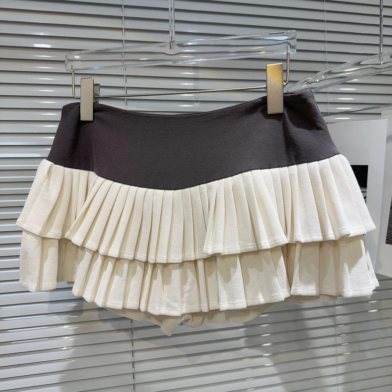 Internet celebrity same style 2025 summer new style = Japanese style sweet girl cartoon print T-shirt + cake pleated skirt suit for women