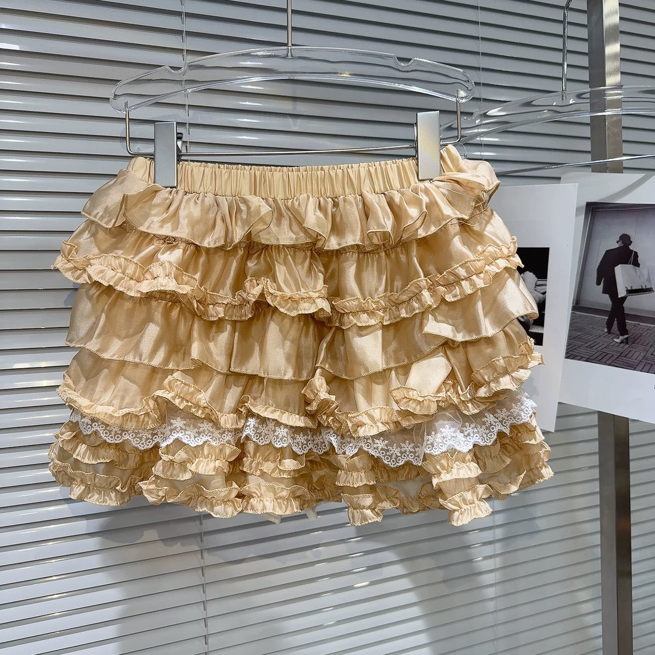Internet celebrity same style 2025 summer new style sweet temperament pleated lace shirt vest + multi-layer cake skirt suit