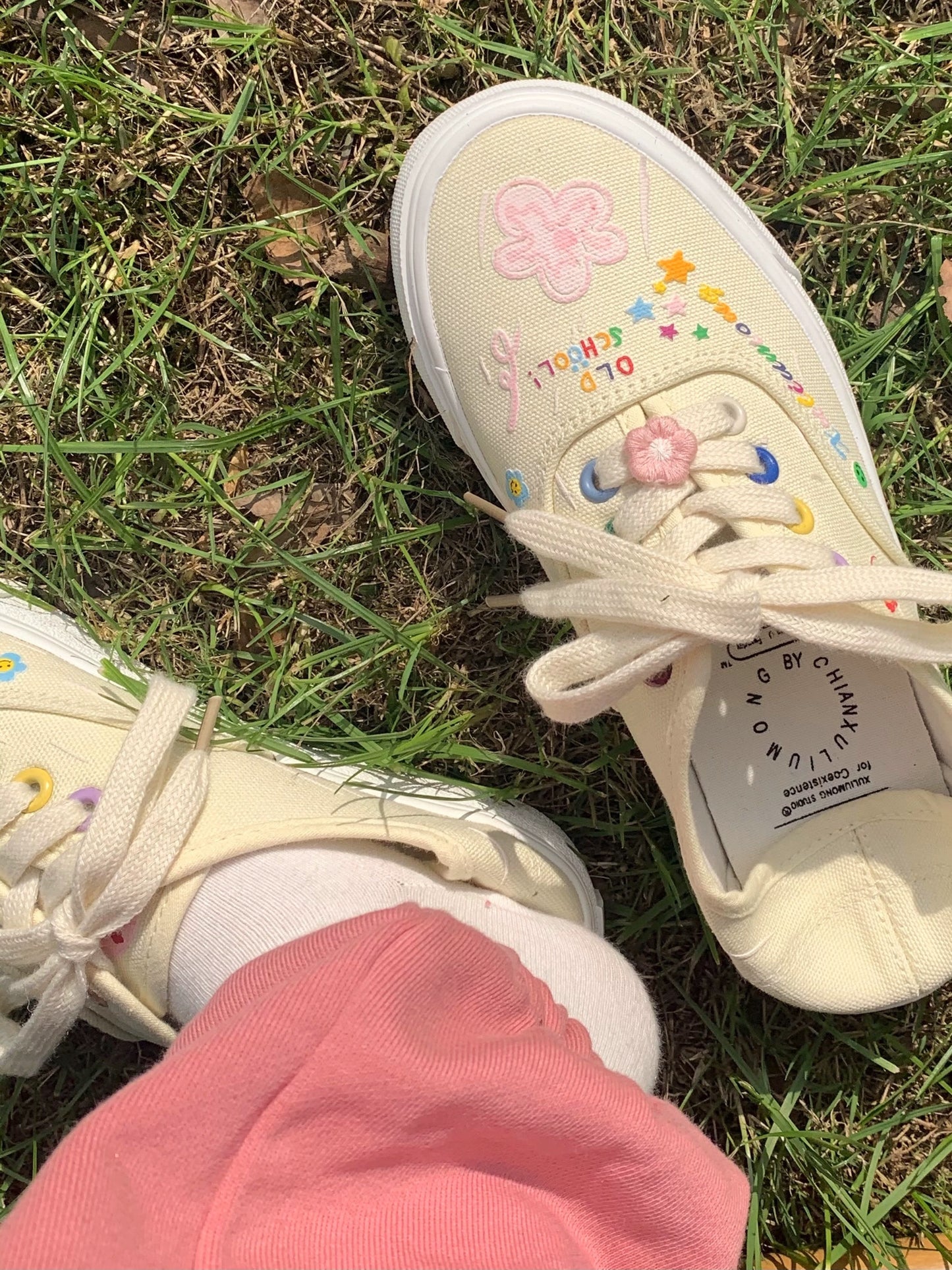 Xu Liumang original summer new graffiti white shoes versatile art cute student milk yellow canvas shoes for women
