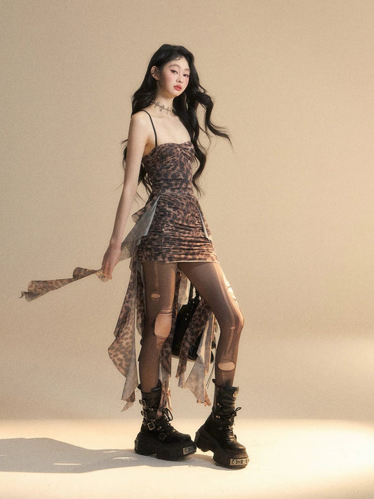 Shao Ye Yan Lian Ye Qing Shu One-shoulder French leopard print suspender dress female summer polka dot slim hip short skirt