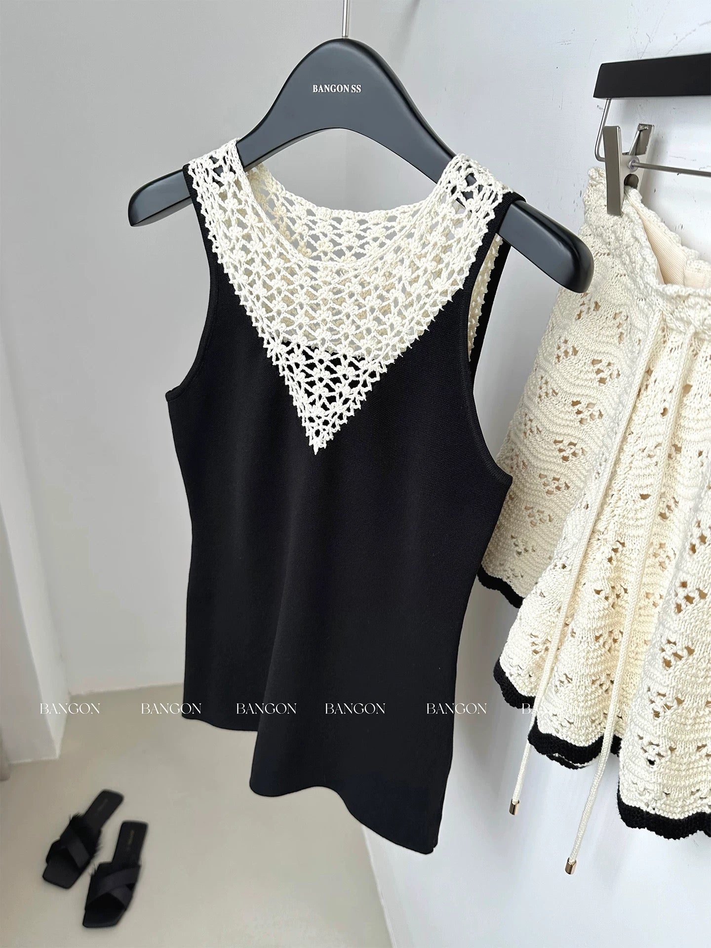 BANGON INS hollow contrast color stitching fake two-piece camisole celebrity temperament high-end versatile top