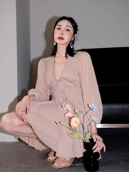 Zhao San French retro V-neck lantern sleeve pleated dress for women spring and summer 2024 new design short skirt view