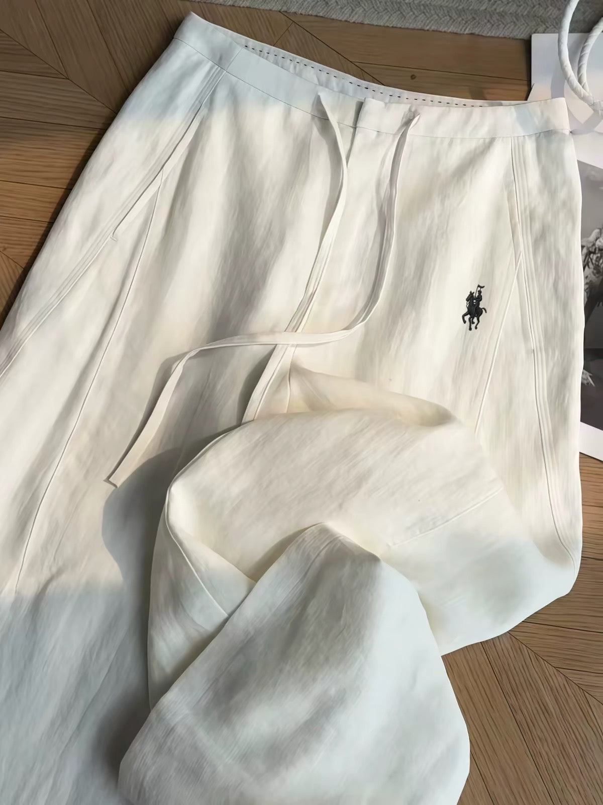 Women's "Old Money" Style Linen Casual Trousers with Small Horse Embroidery – Early Autumn Premium Loose-Fit Straight-Leg Wide-Leg Pants with a Fluid Drape