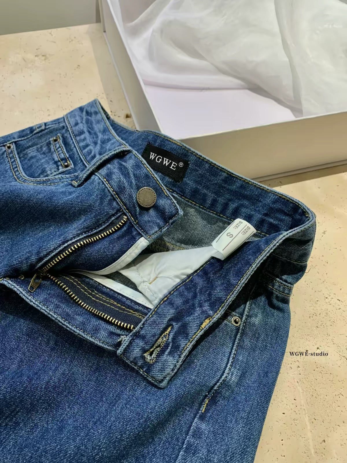 WGWE Korean-style high-waisted denim shorts for women—summer style designed to accentuate a slim waist; versatile, flattering fit for petite figures.