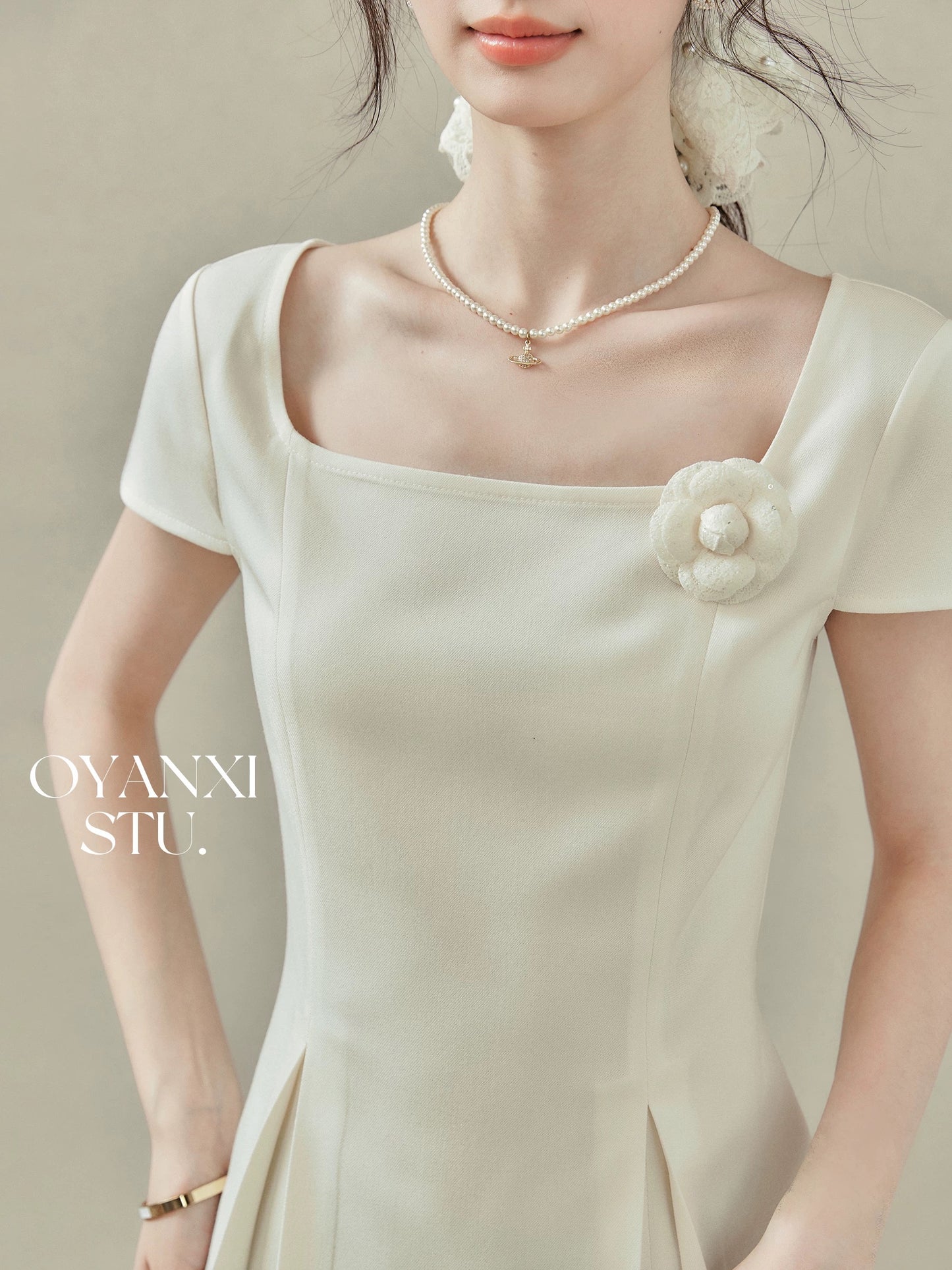 Ouyang Xi "Pearl Rose Gloss" square collar straight shoulder knitted short-sleeved T-shirt women's summer French waist top