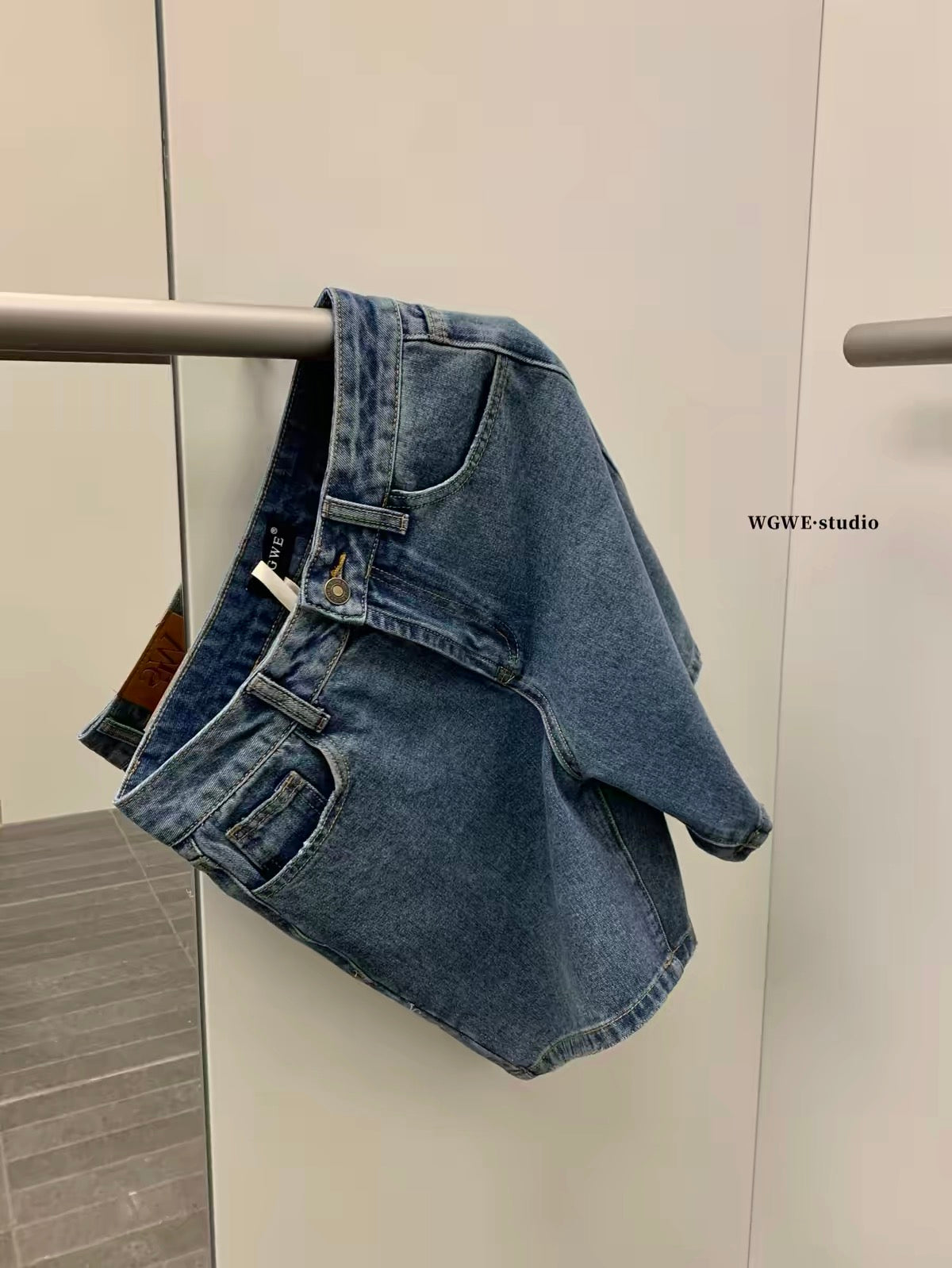 WGWE-26 Summer Collection: Loose-fit, high-waisted, vintage-style A-line denim shorts—lightweight, straight-leg, and wide-leg—designed for petite women.
