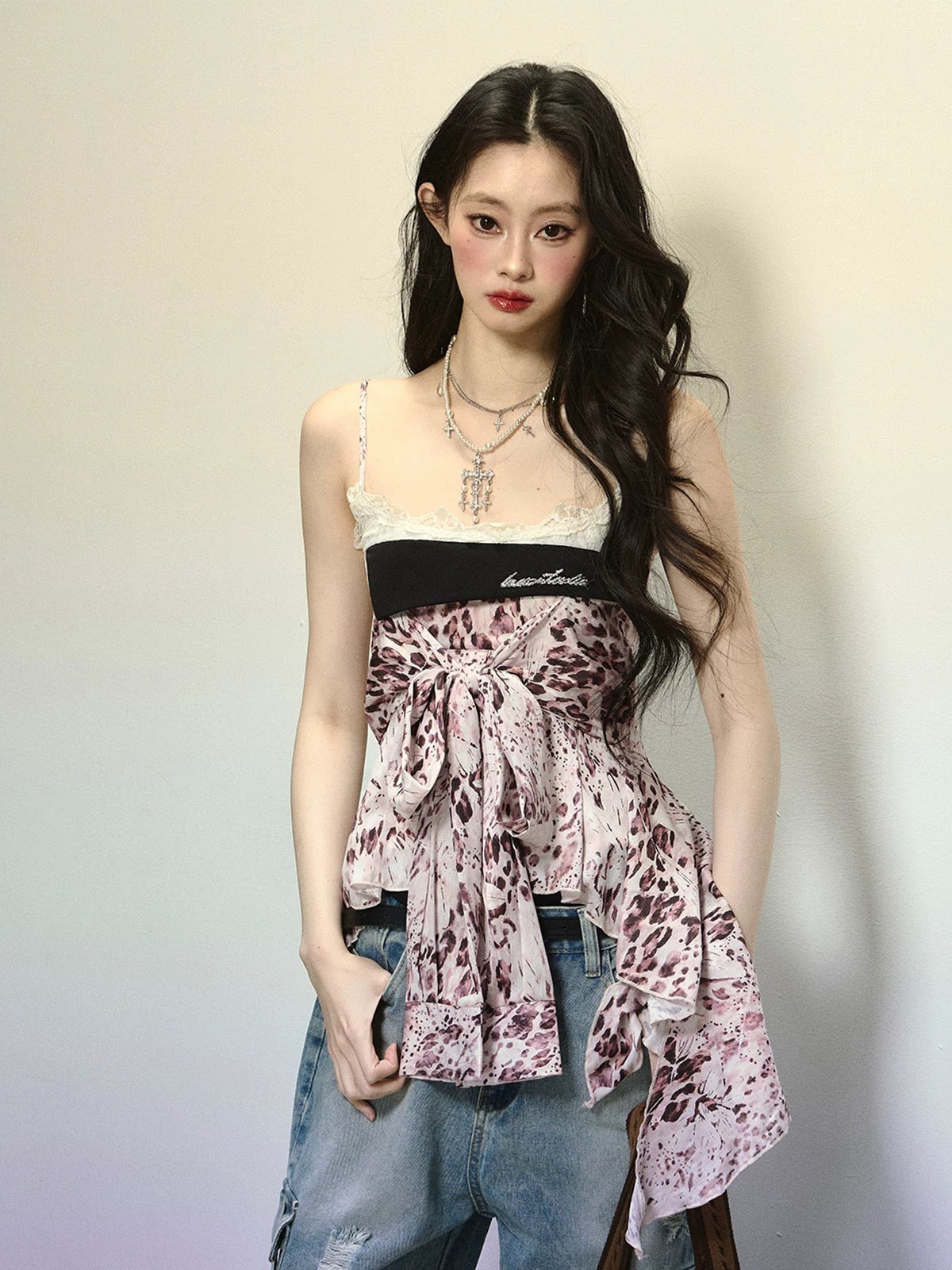 Shao Ye Yan Qi Jing Man Hua One-shoulder lace suspender T-shirt female summer irregular slim hot girl slim top
