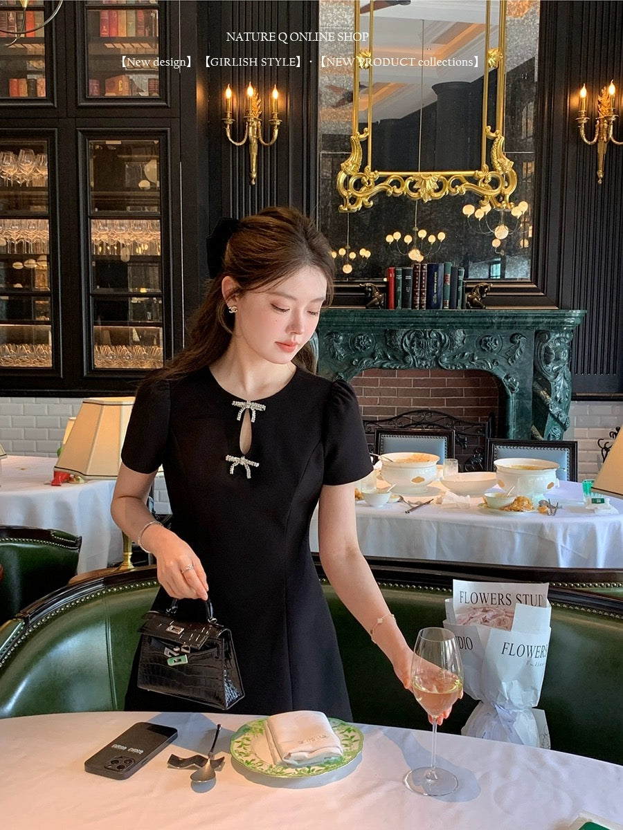 Yang Xiaojuan, the daughter of a rich family, MIU style bow puff sleeve dress, women's small fragrant style high-end little black dress