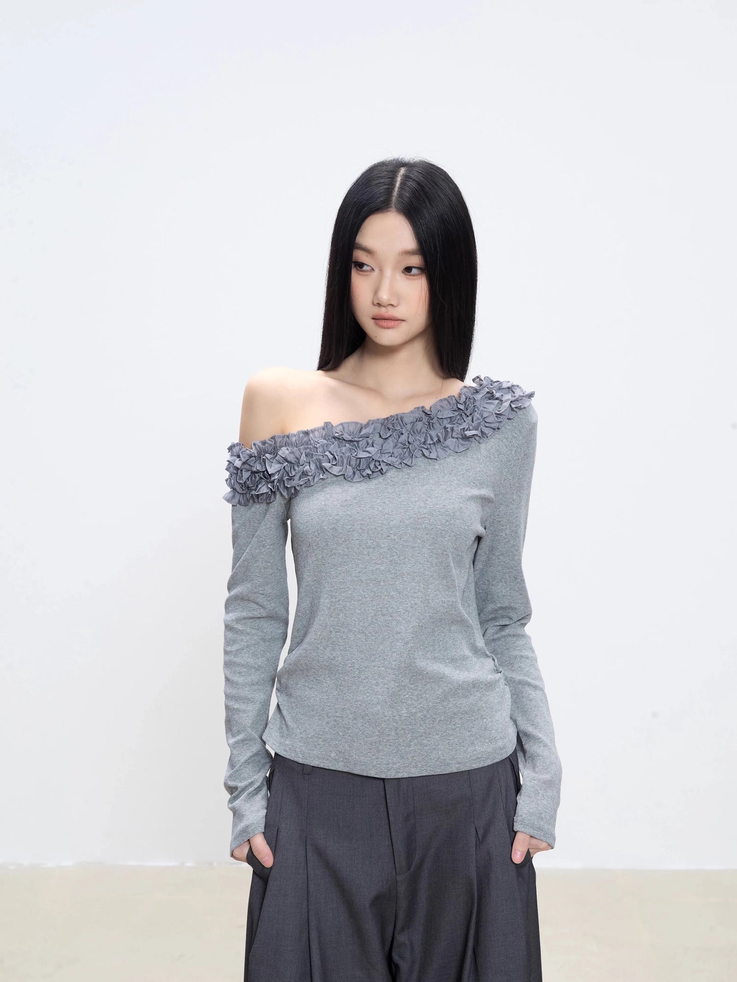WITHMIN off-shoulder top off-shoulder hot girl autumn new slim bottoming shirt female inner wear black long-sleeved T-shirt