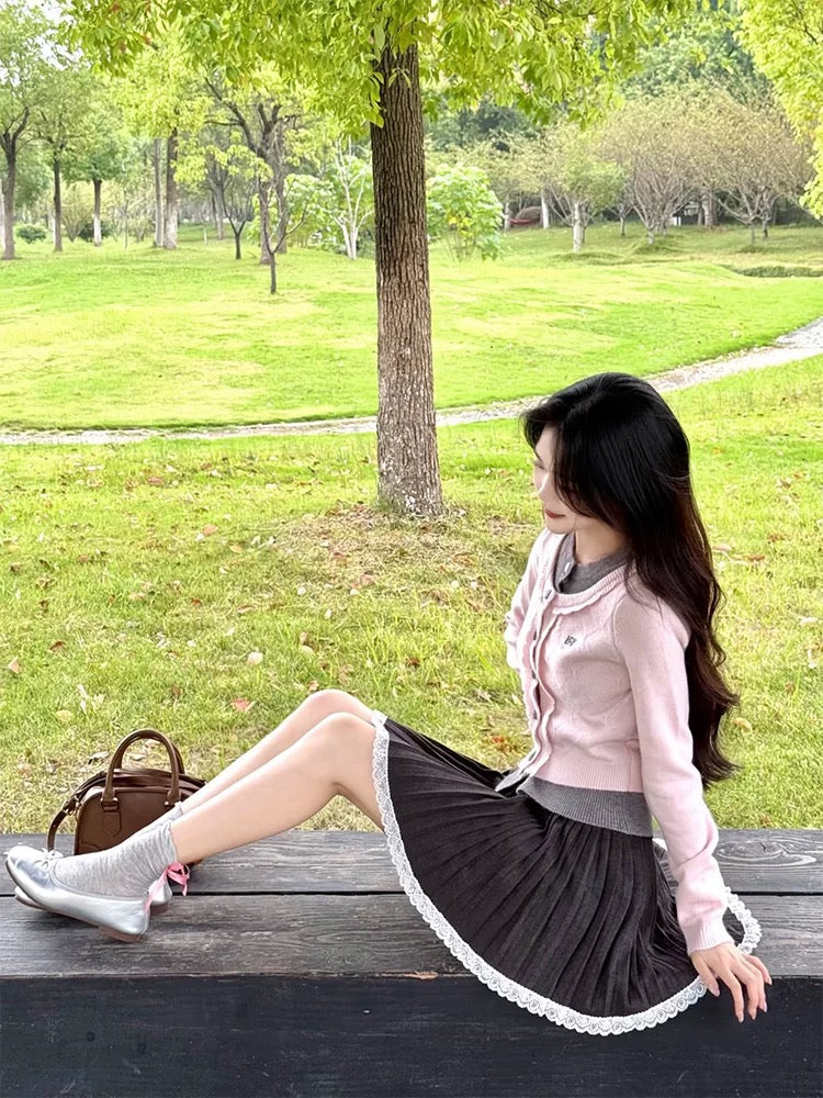 Pink faux two-piece knitted cardigan for women, absolutely gorgeous and stylish Korean-style short sweater coat for autumn and winter.